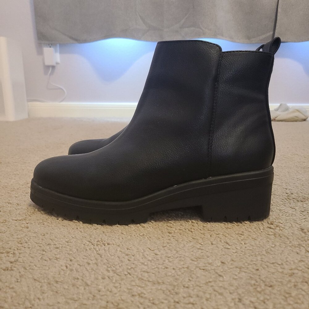 Kelly & Katie Black Chelsea Boots